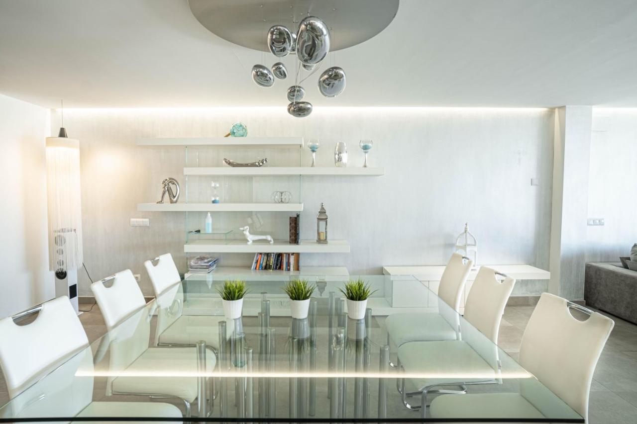 Grand Terrace Apartment In Puerto De Alcudia Bagian luar foto