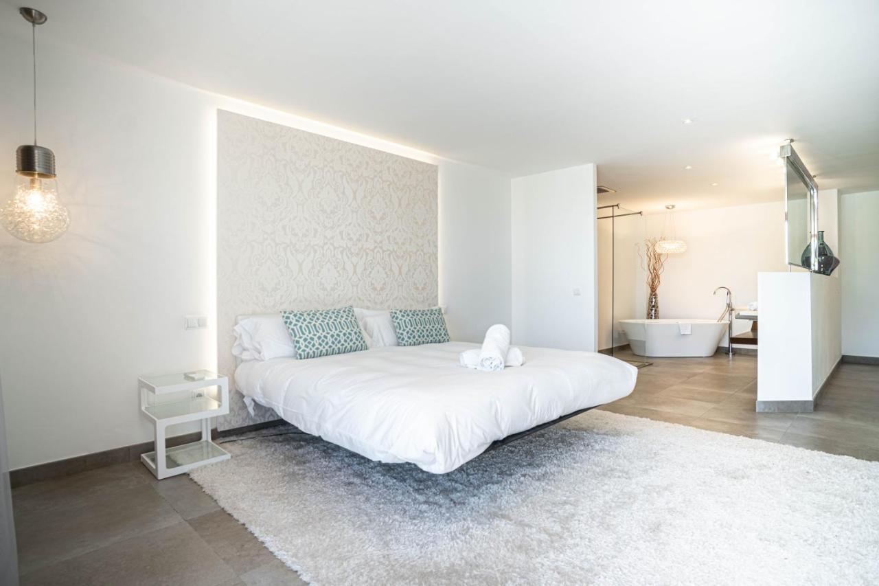 Grand Terrace Apartment In Puerto De Alcudia Bagian luar foto